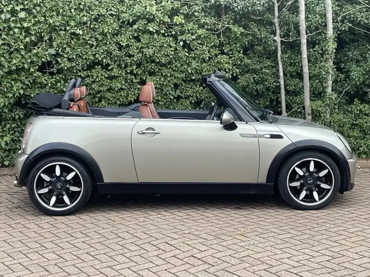 Used Mini Cooper Cabriolet 2007 Sparklingsilver metallic Cabriolet