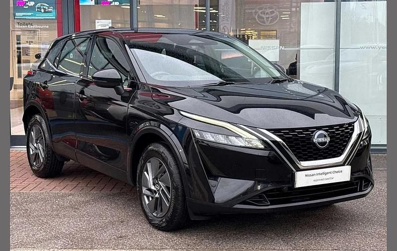 Black Used 2022 Nissan Qashqai Acenta Premium SUV | £16,000 (Good price) - Image 1/4