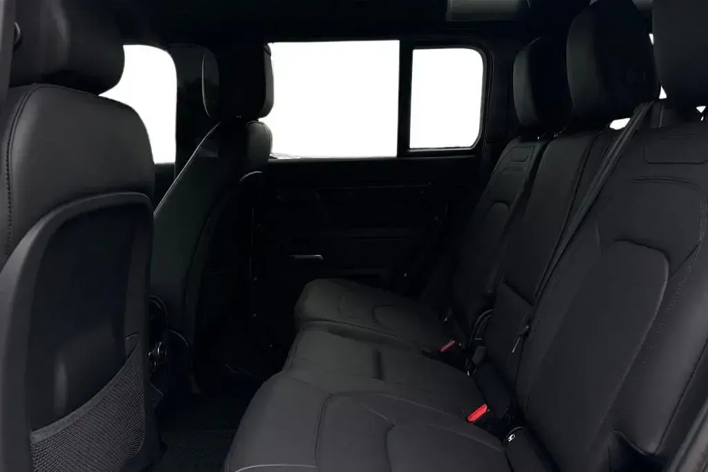 New Land Rover Defender SE Dynamic 2026 Grey SUV