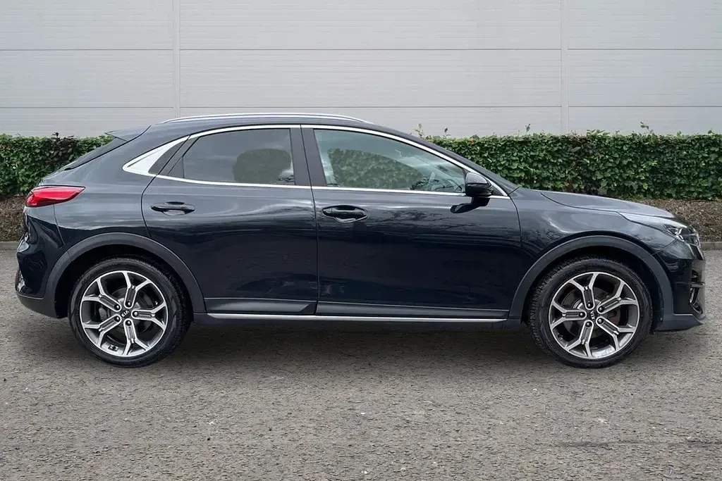 Usado Kia XCeed 140 CV (102 kW) 2020 Negro SUV