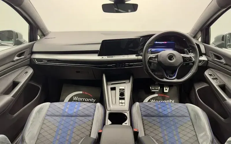 Używany VW Golf VIII R 320 KM (235 kW) 2024 Hatchback