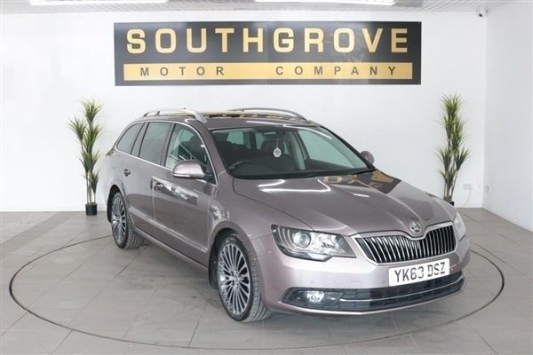 Purple Used 2013 Skoda Superb Elegance Estate | £8,489 (Fair price) - Image 1/1