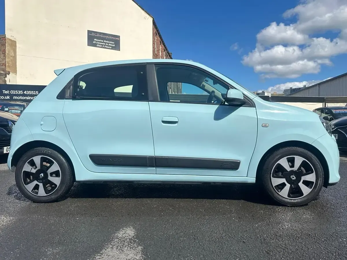 Used Renault Twingo Play 2014 Blue Hatchback