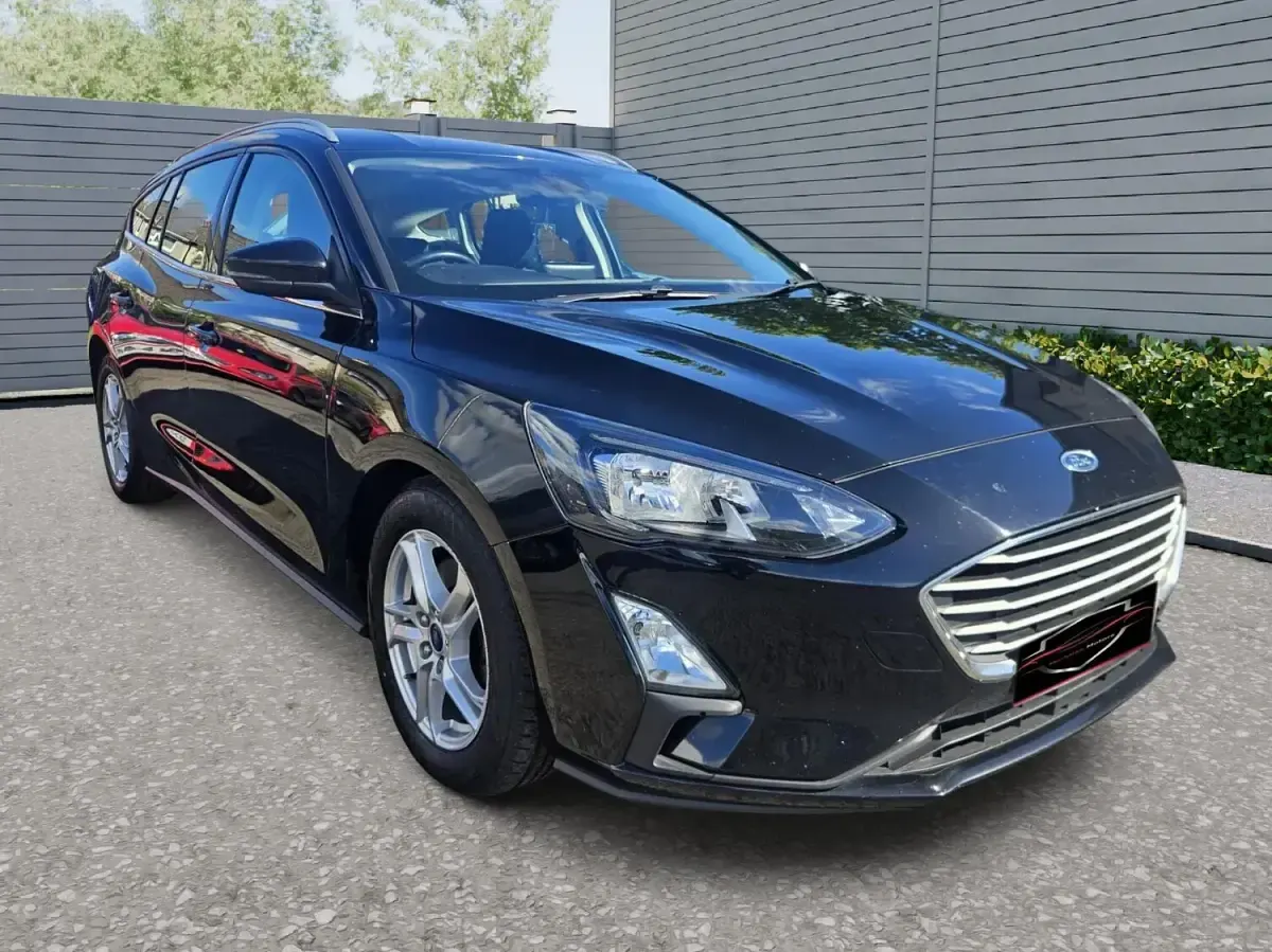 Used Ford Focus Zetec 120 HP (88 kW) 2019 Black Estate