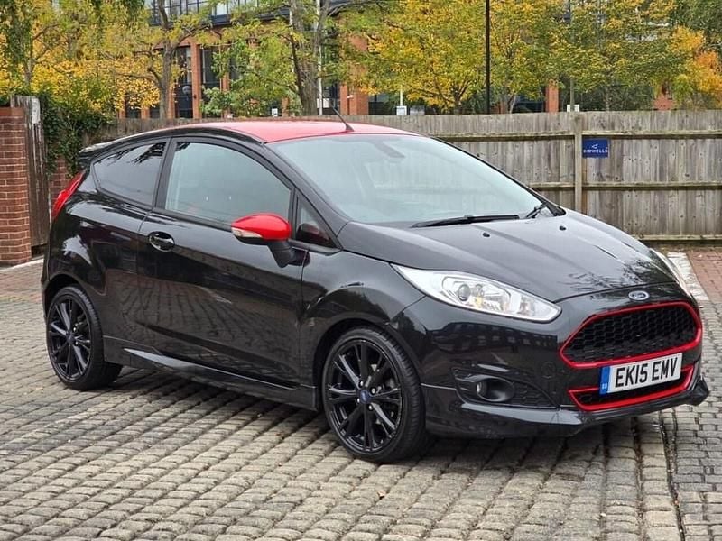 Black Used 2015 Ford Fiesta Zetec Hatchback | £3,995 (Good price) - Image 1/4