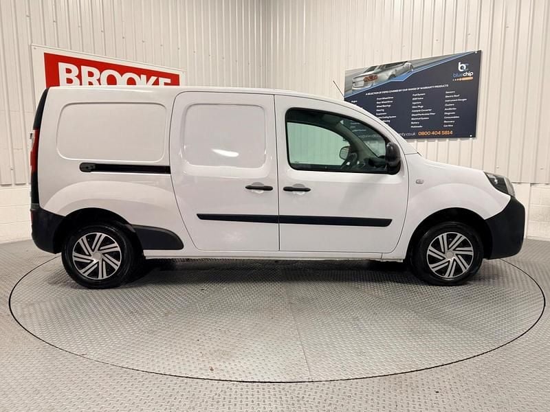 Used Renault Kangoo Business 44 kW (60 HP) 2019 White MPV