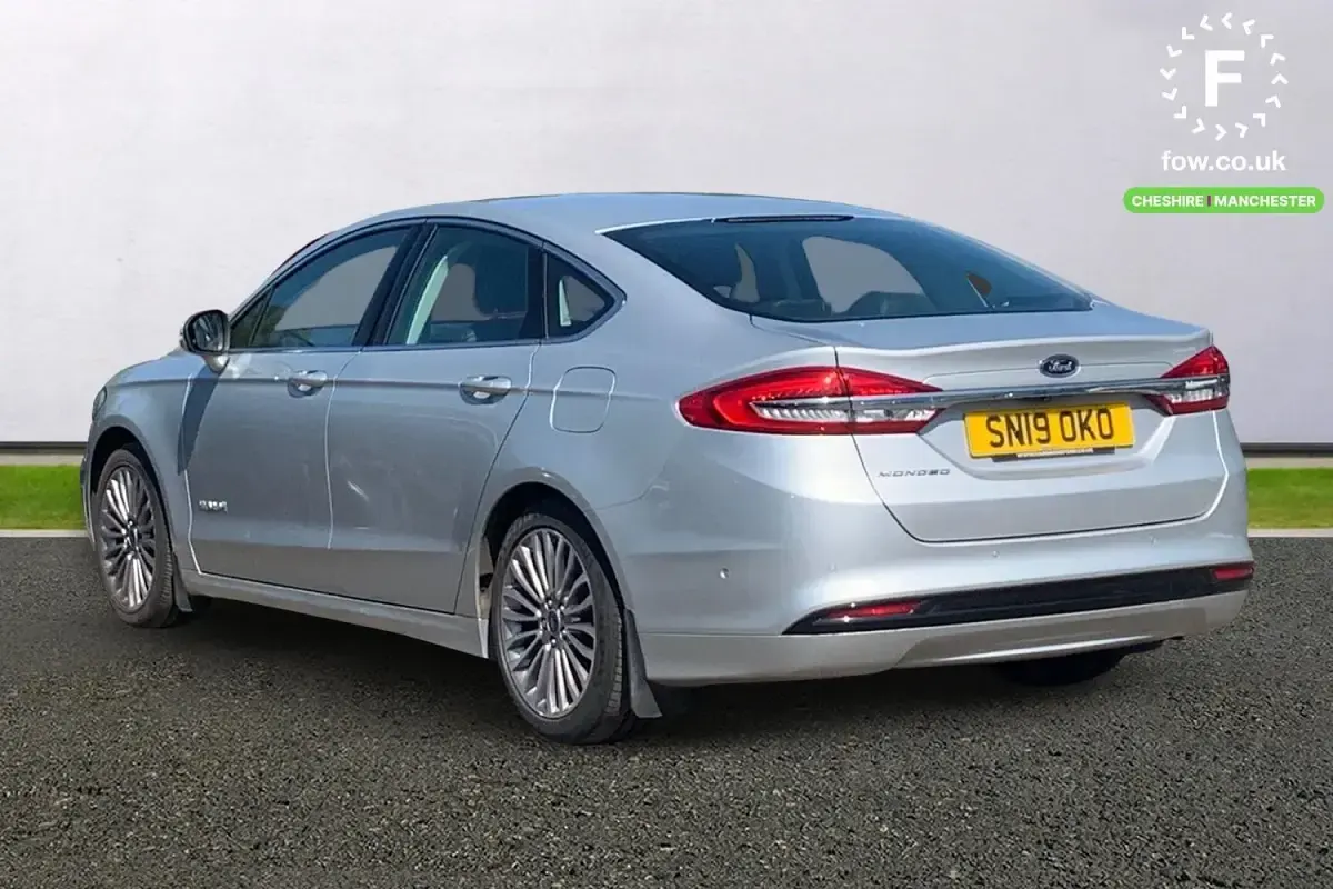 Begagnad Ford Mondeo Titanium 187 HK (137 kW) 2019 Silver Sedan