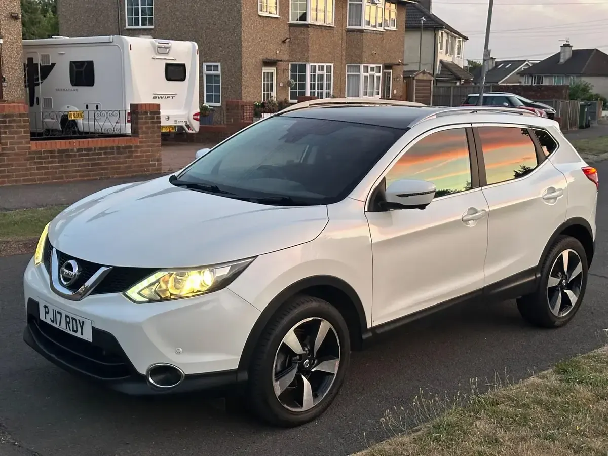 Used Nissan Qashqai N-Connecta 115 HP (84 kW) 2017 White SUV