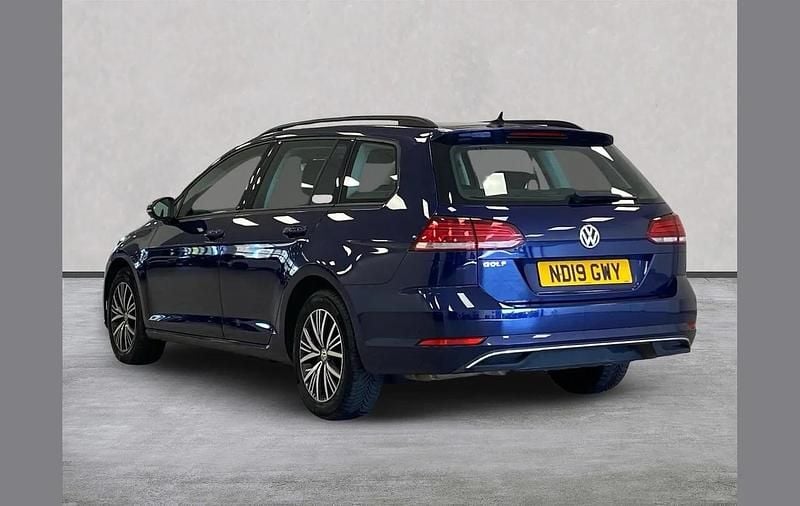 Used VW Golf VII SE 147 HP (108 kW) 2019 Blue Estate