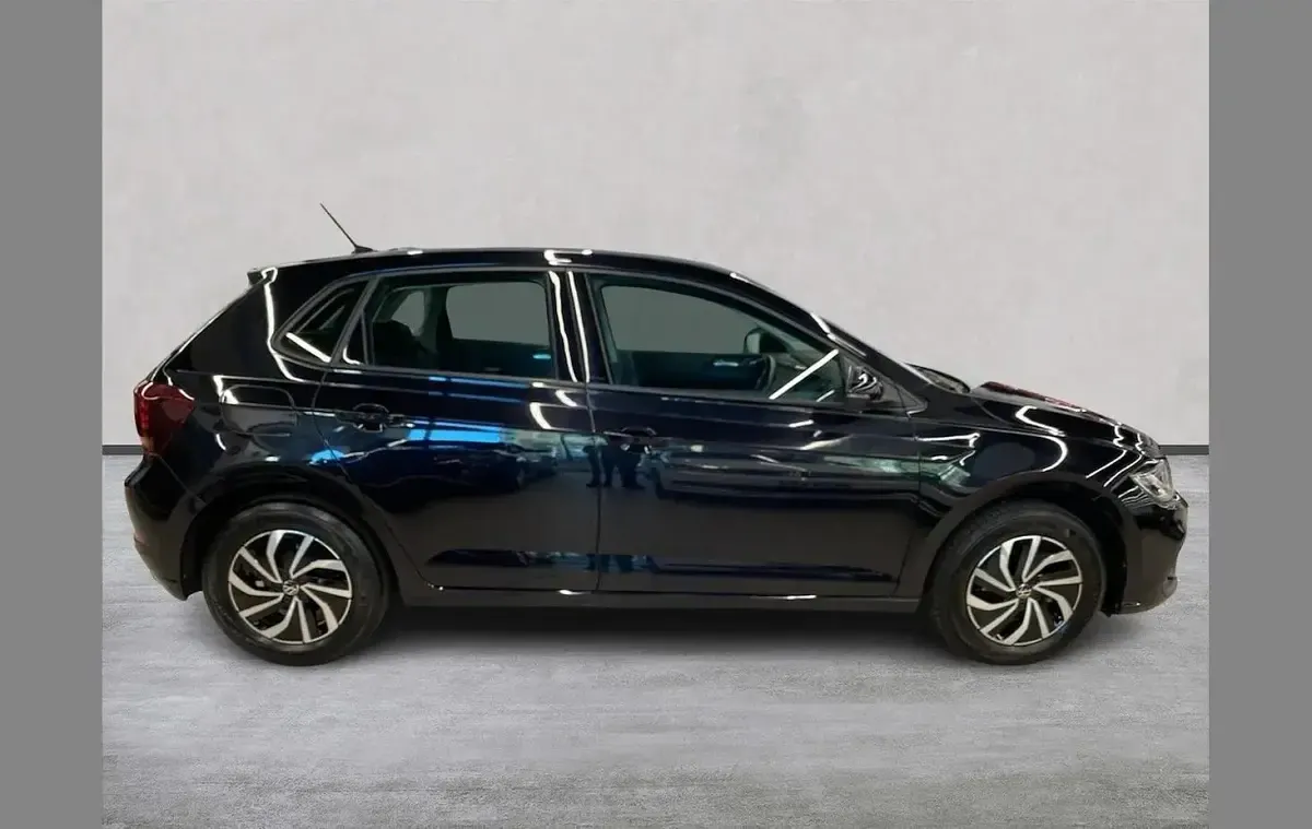 Used VW Polo Life 80 HP (58 kW) 2023 Black Hatchback