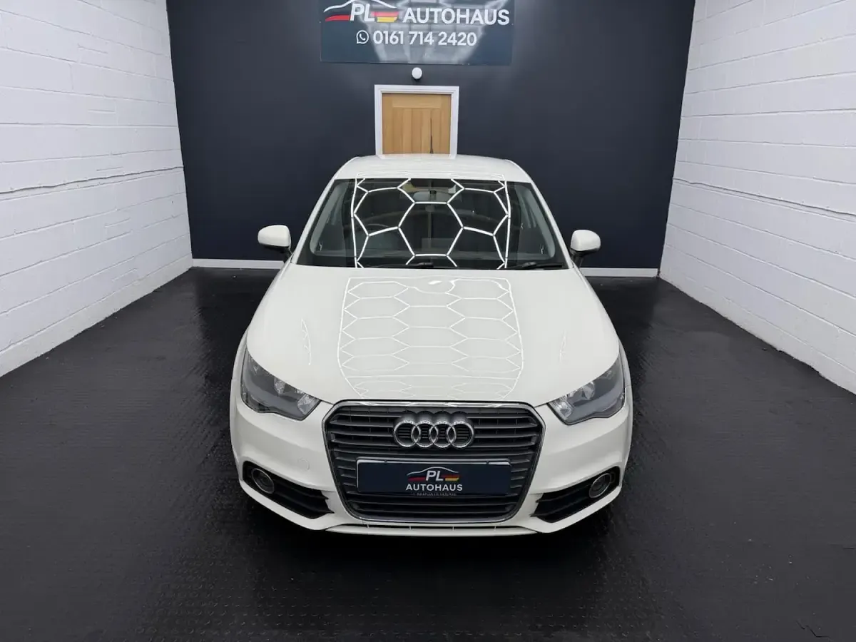 Used Audi A1 Sportback Sport 105 HP (77 kW) 2013 White Hatchback