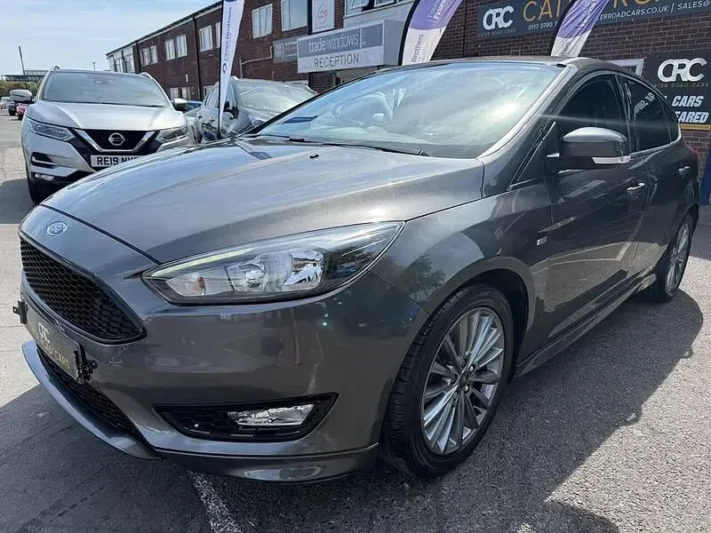Used Ford Focus ST-Line 140 HP (102 kW) 2018 Grey Hatchback