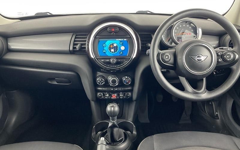 Begagnad Mini Cooper Classic 136 HK (100 kW) 2020 Vit Halvkombi