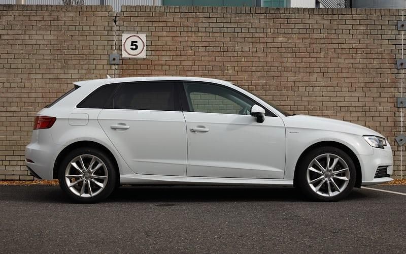 Used Audi A3 e-tron 150 HP (110 kW) 2018 Hatchback