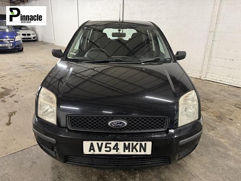 Used Ford Fusion 99 HP (72 kW) 2004 Black Hatchback