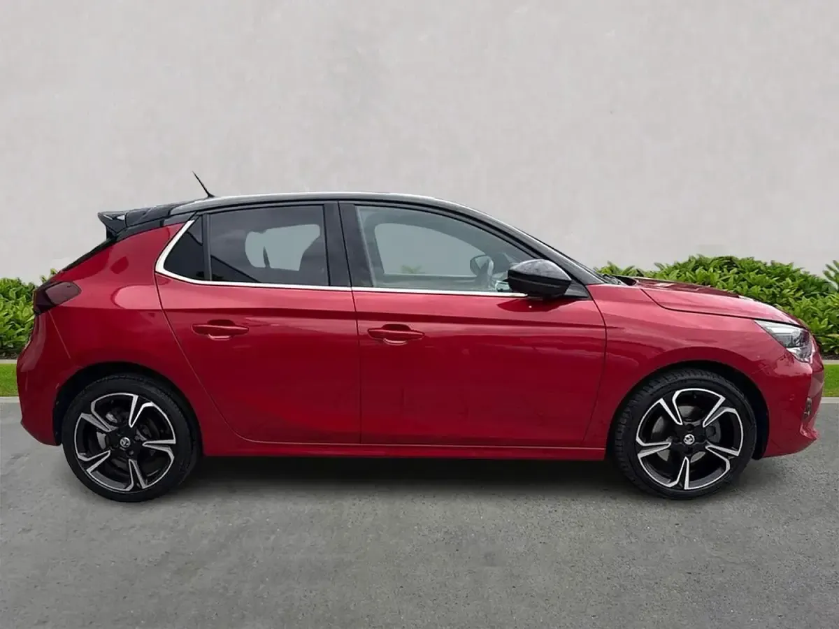 Używany Vauxhall Corsa Ultimate 130 KM (95 kW) 2023 Czerwony Hatchback