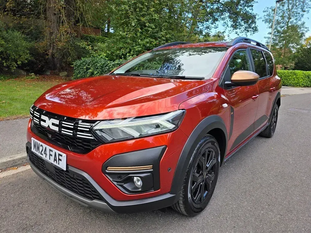 Used Dacia Jogger Extreme 110 HP (80 kW) 2024 Brown MPV