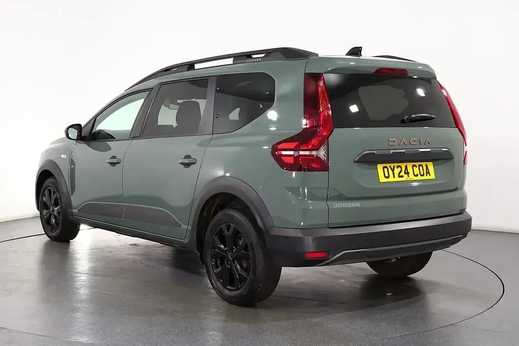 Używany Dacia Jogger Extreme 110 KM (80 kW) 2024 Zielony Minivan