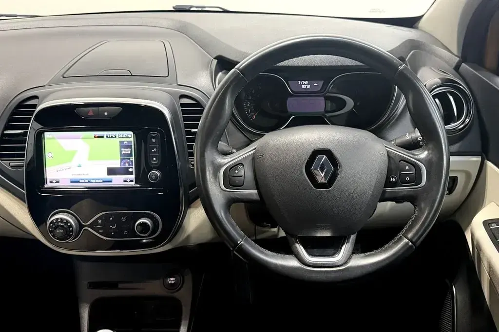 Used Renault Captur GT-Line 90 HP (66 kW) 2019 Orange/black SUV