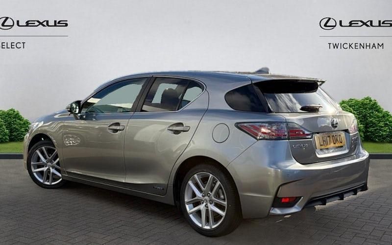 Used Lexus CT200h 136 HP (100 kW) 2017 Hatchback