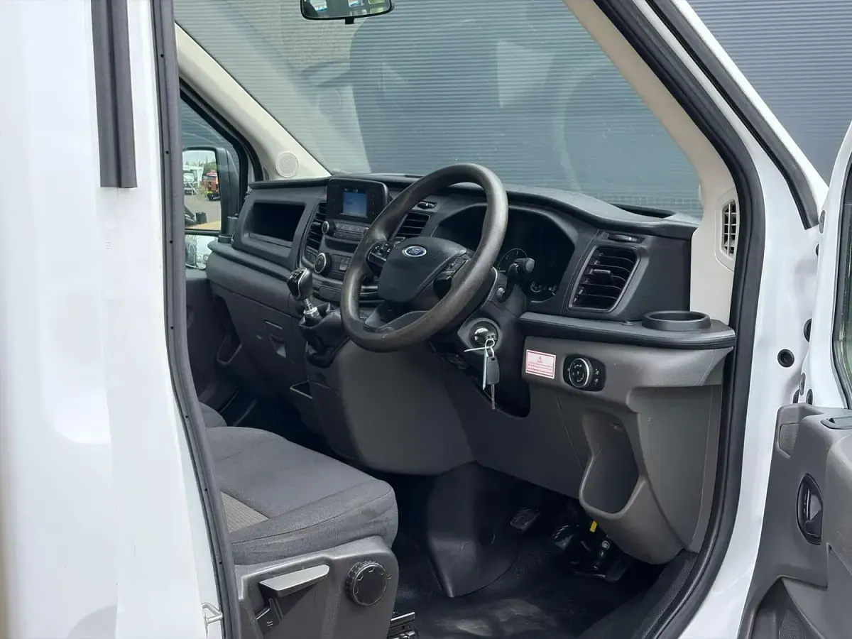 Used Ford Transit S 130 HP (95 kW) 2022 White Van