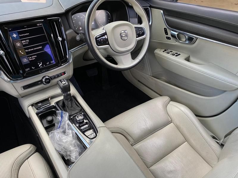 Usado Volvo V90 CC Pro 2017 Azul Familiar