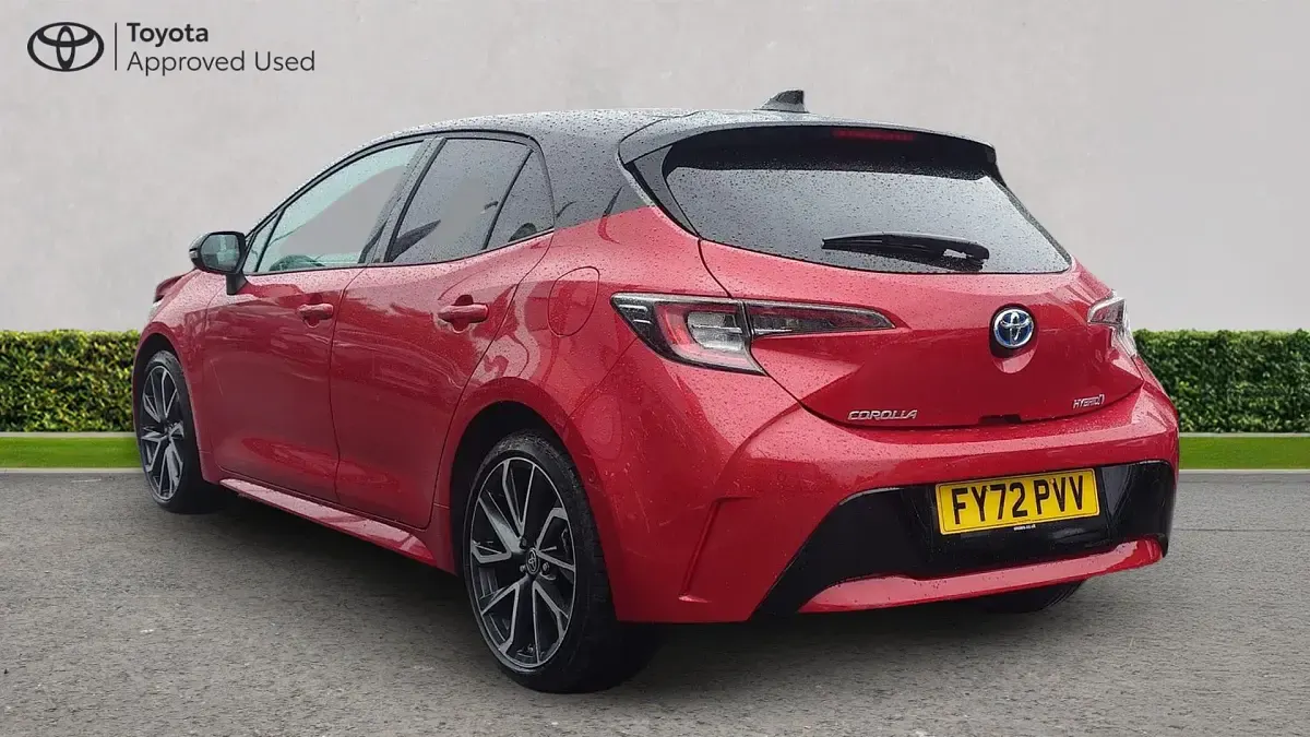 Used Toyota Corolla 122 HP (89 kW) 2022 Scarlet flare bitone Hatchback