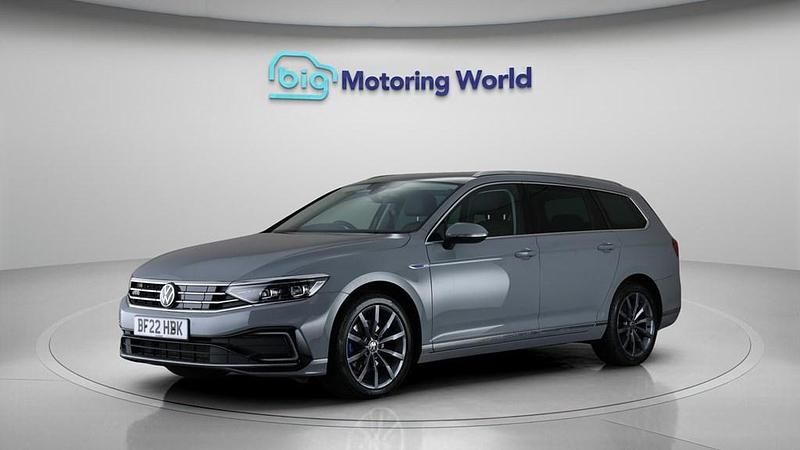Used VW Passat Advance 218 HP (160 kW) 2022 Grey Estate