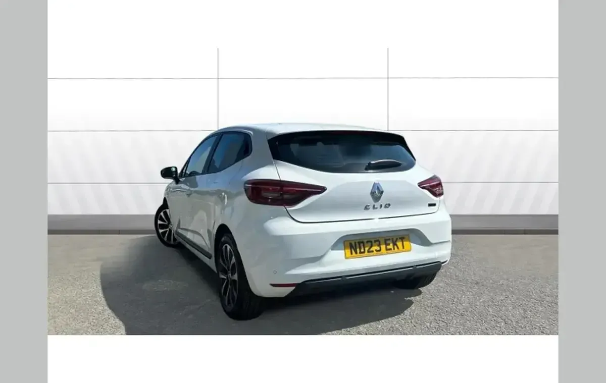 Used Renault Clio Evolution 143 HP (105 kW) 2023 White Hatchback