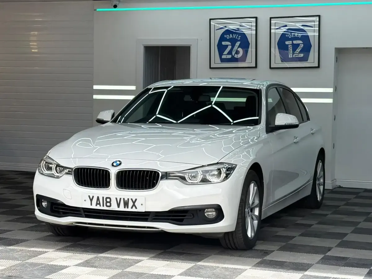 Used BMW 318 Comfort Edition 2018 White Sedan