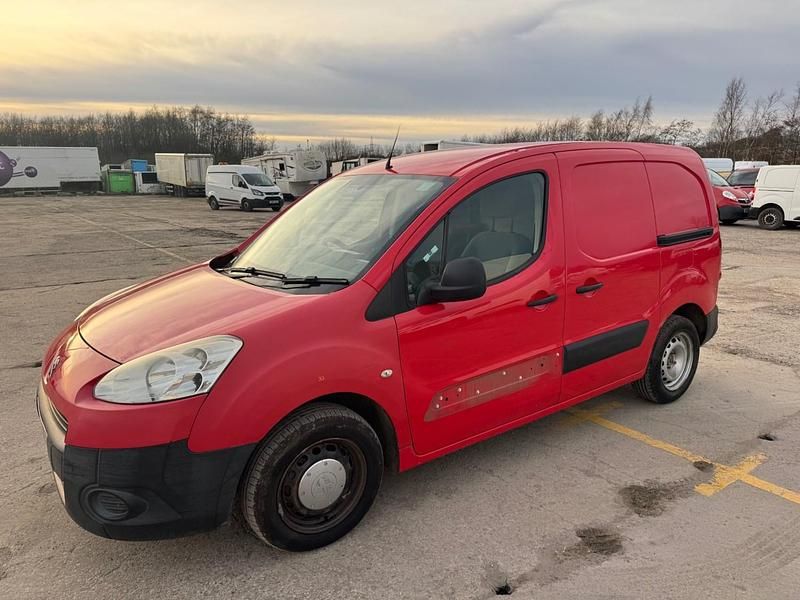 Used Peugeot Partner S 2012 Red MPV