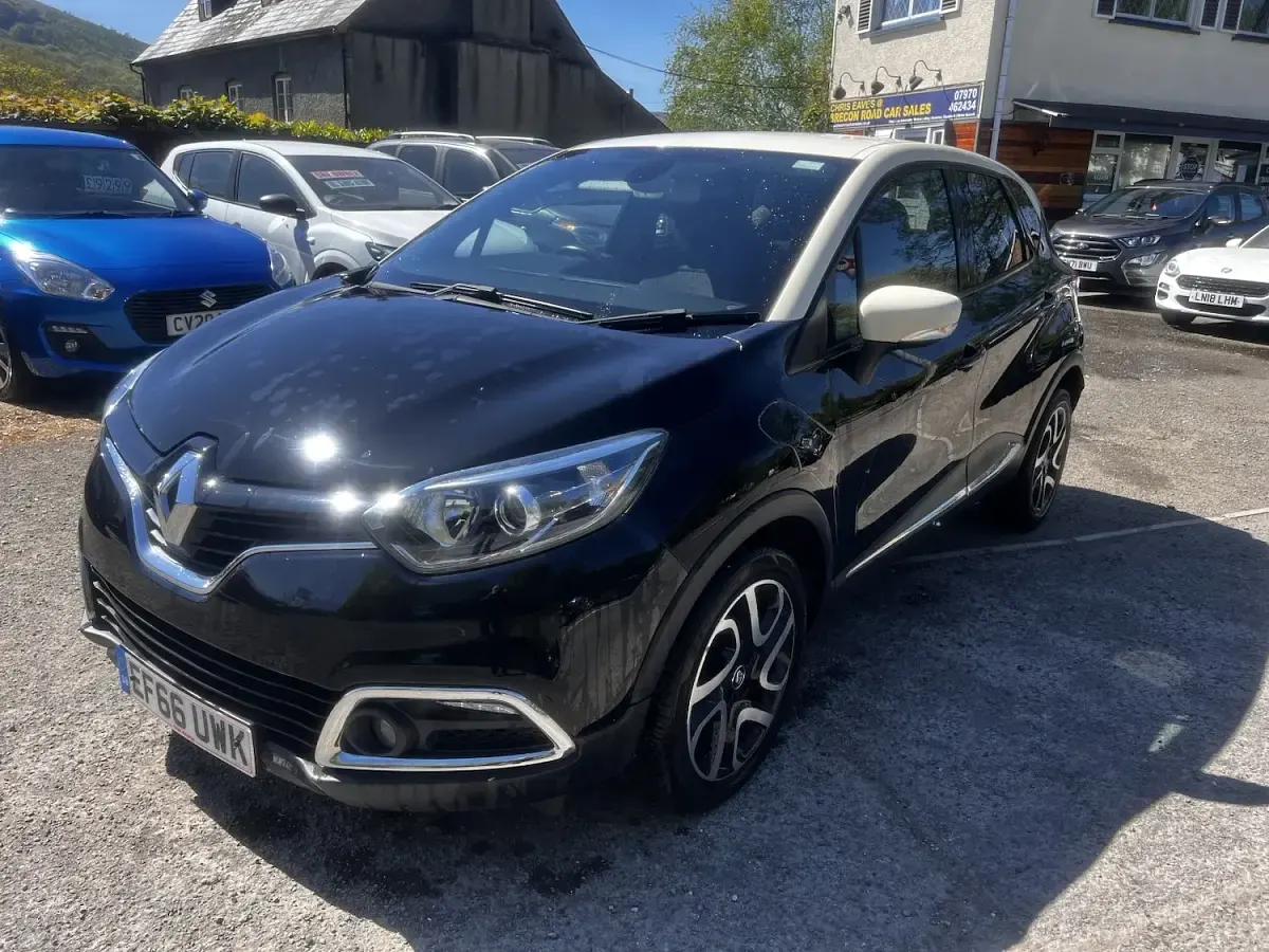 Used Renault Captur Dynamique 90 HP (66 kW) 2016 SUV
