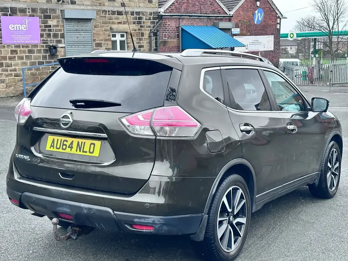 Used Nissan X-Trail Tekna 130 HP (95 kW) 2014 Green SUV