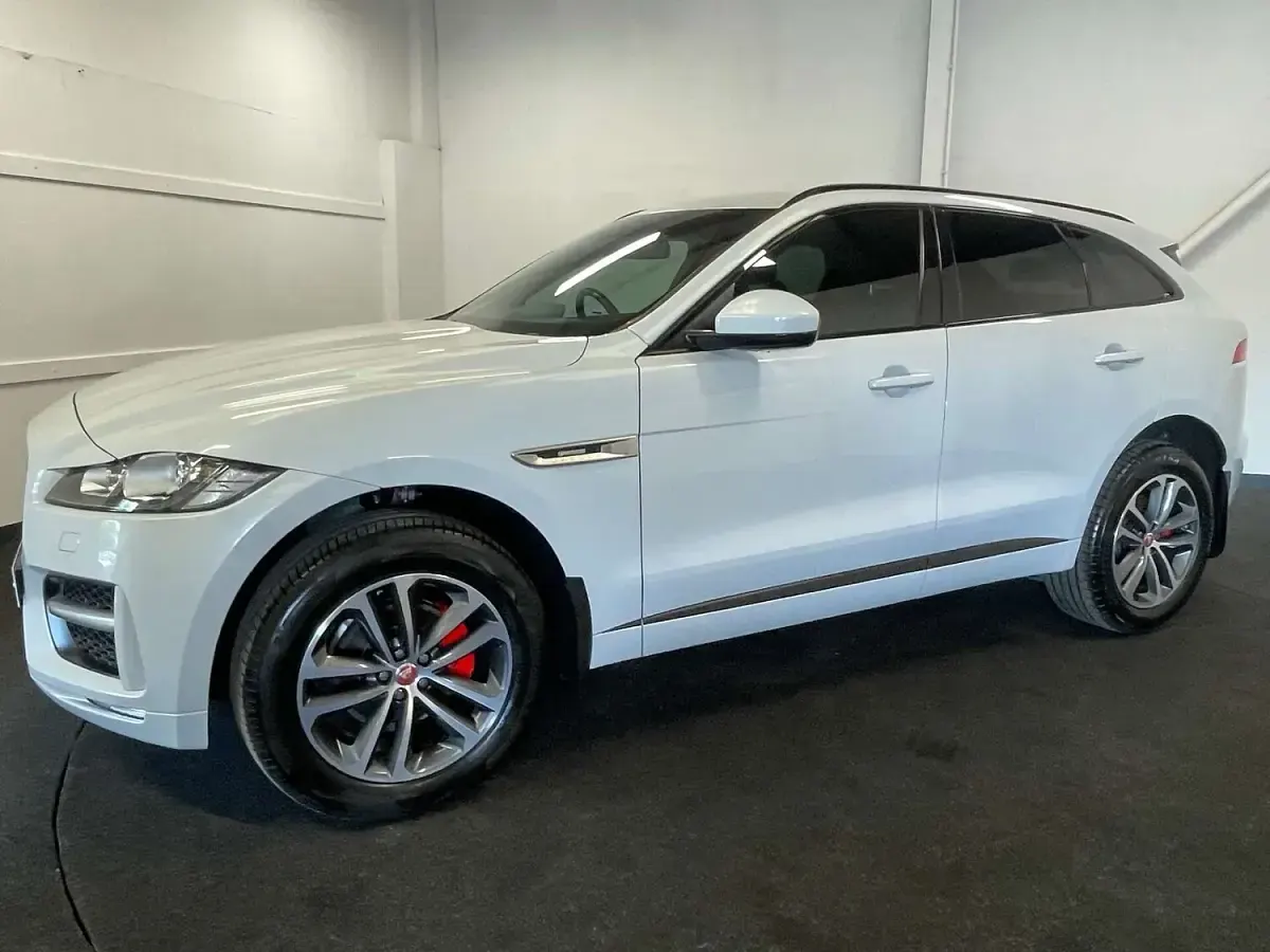 Used Jaguar F-Pace R-Sport 240 HP (176 kW) 2018 White SUV