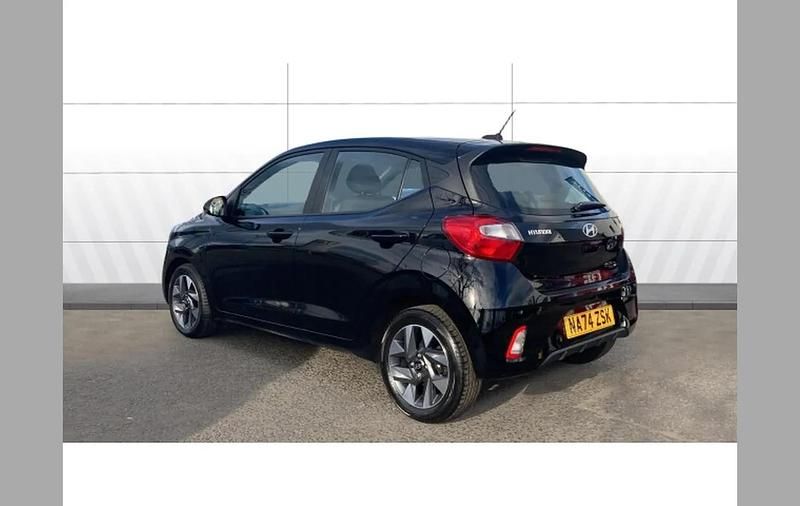 Used Hyundai i10 Advanced 63 HP (46 kW) 2024 Black Hatchback