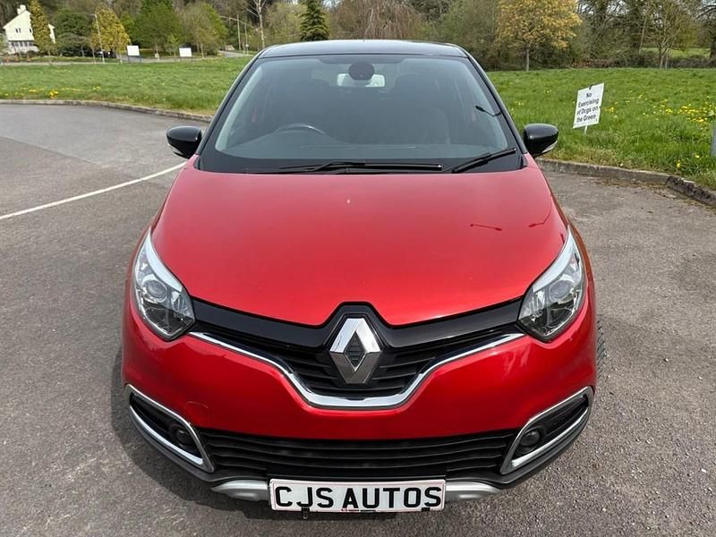 Used Renault Captur Signature 2017 Red/black SUV