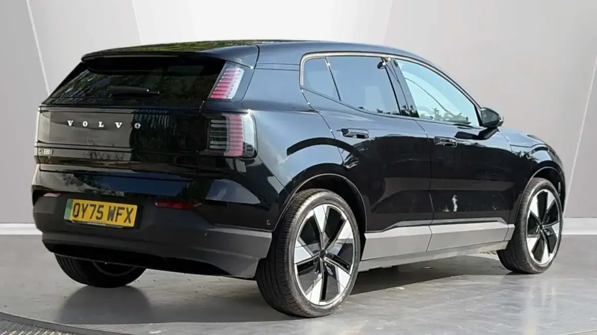 Used Volvo EX30 Ultra 200 kW (272 HP) 2025 Metallic  onyx black SUV