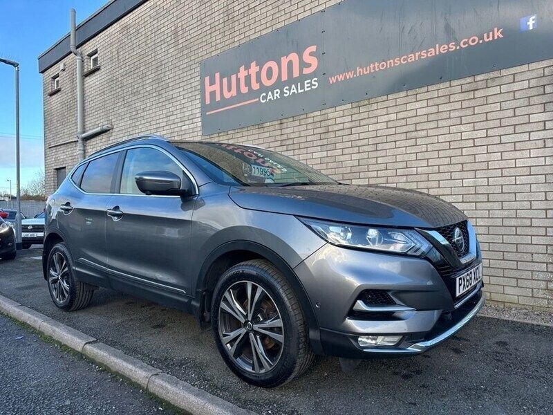 Grey Used 2018 Nissan Qashqai N-Connecta SUV | £11,995 (A bit pricey) - Image 1/4