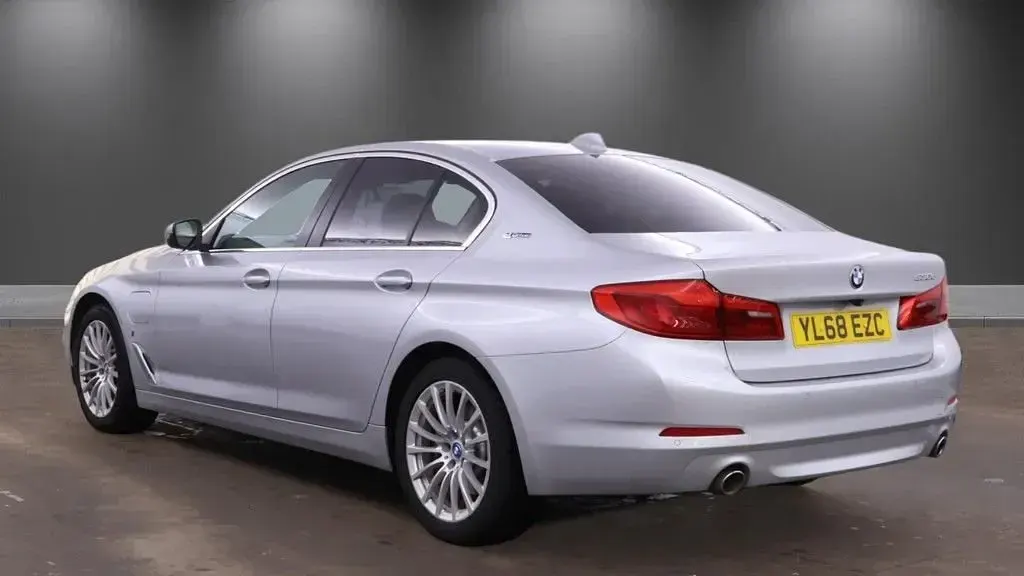Begagnad BMW 530e Comfort Edition 2018 Silver Sedan