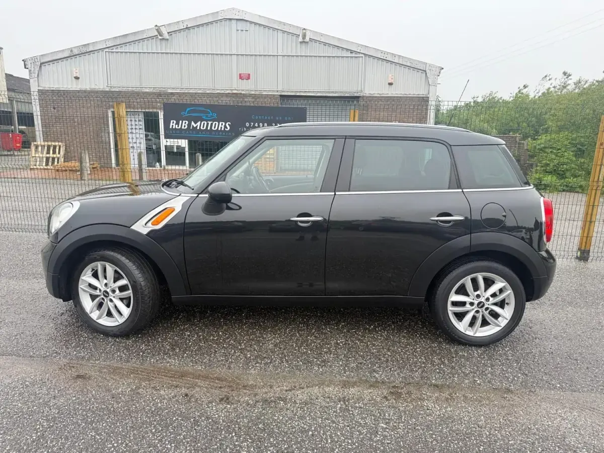 Used Mini Cooper Countryman 122 HP (89 kW) 2012 Black SUV