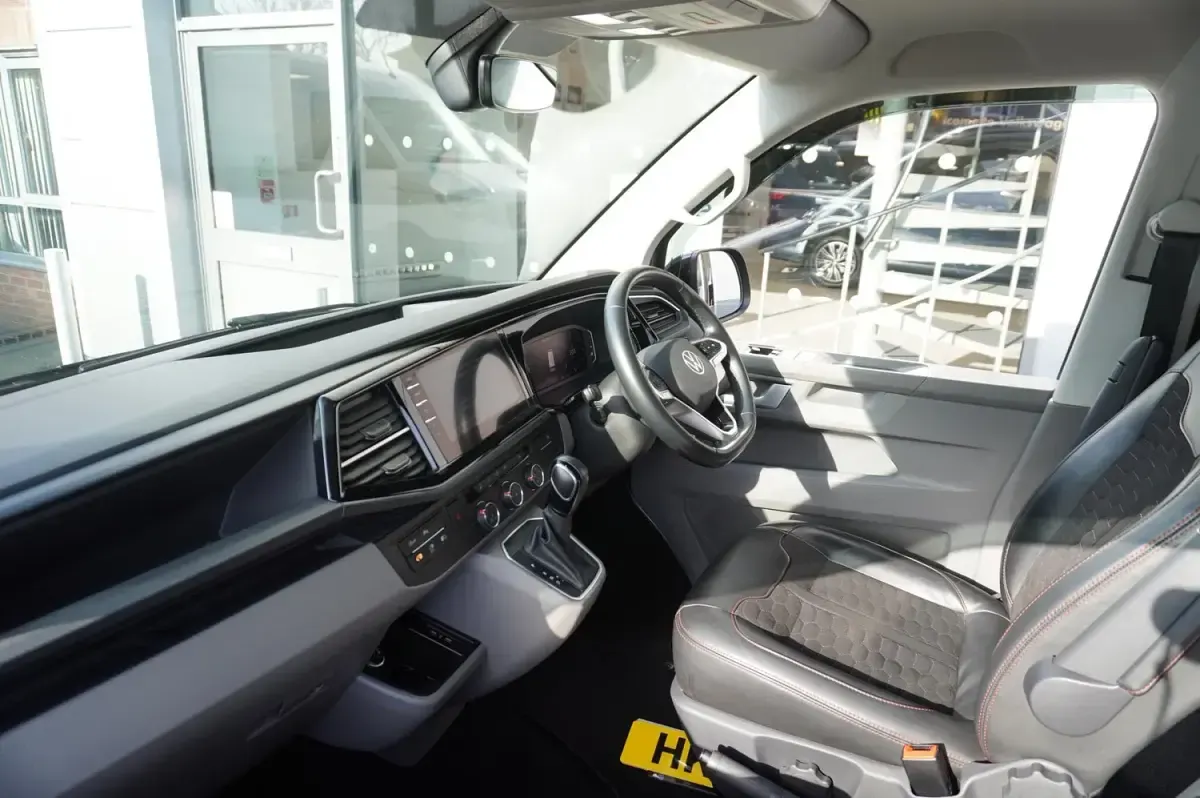 Second-hand VW Transporter Sportline 204 CP (150 kW) 2021 Gri Van