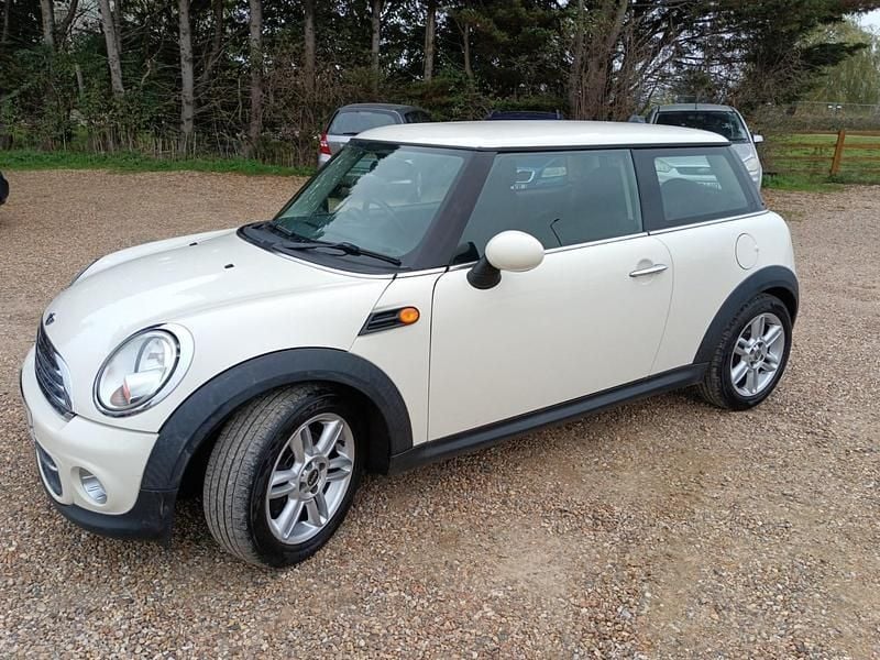 White Used 2012 Mini Cooper D Hatch Hatchback | £1,745 (Super price) - Image 1/4