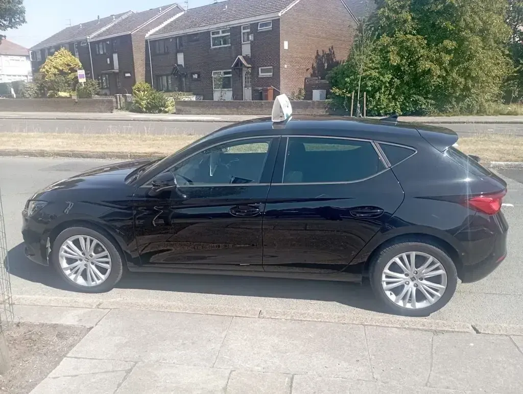 Used Seat Leon SE Dynamic 110 HP (80 kW) 2022 Black Hatchback