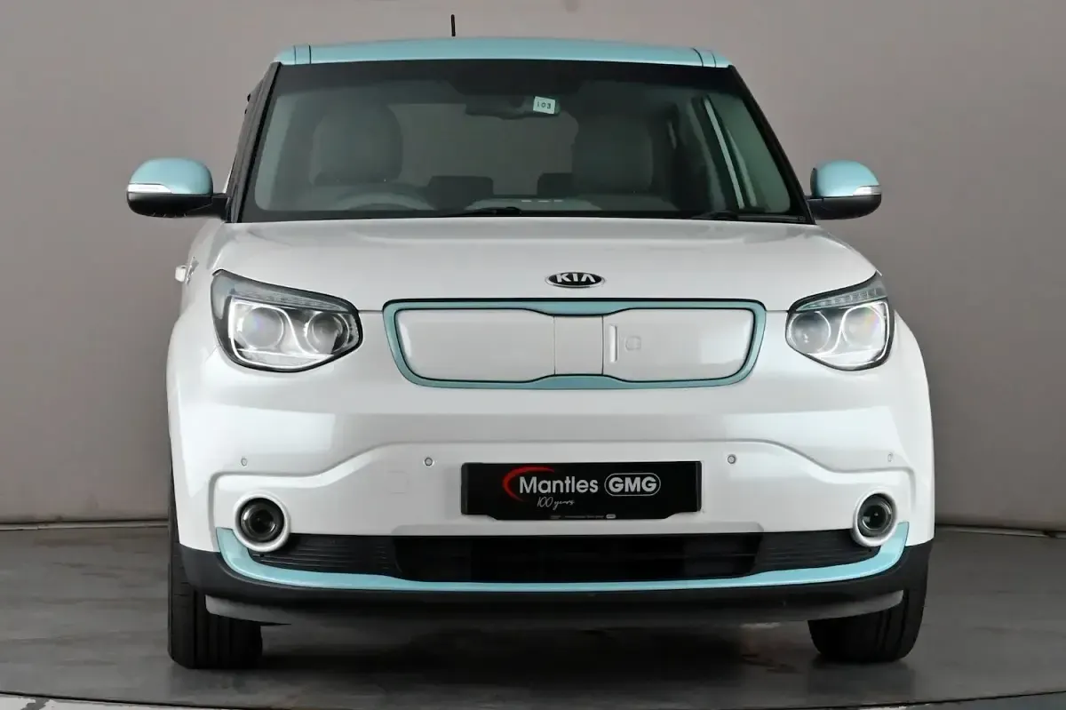 Used Kia Soul EV 80 kW (110 HP) 2018 White SUV