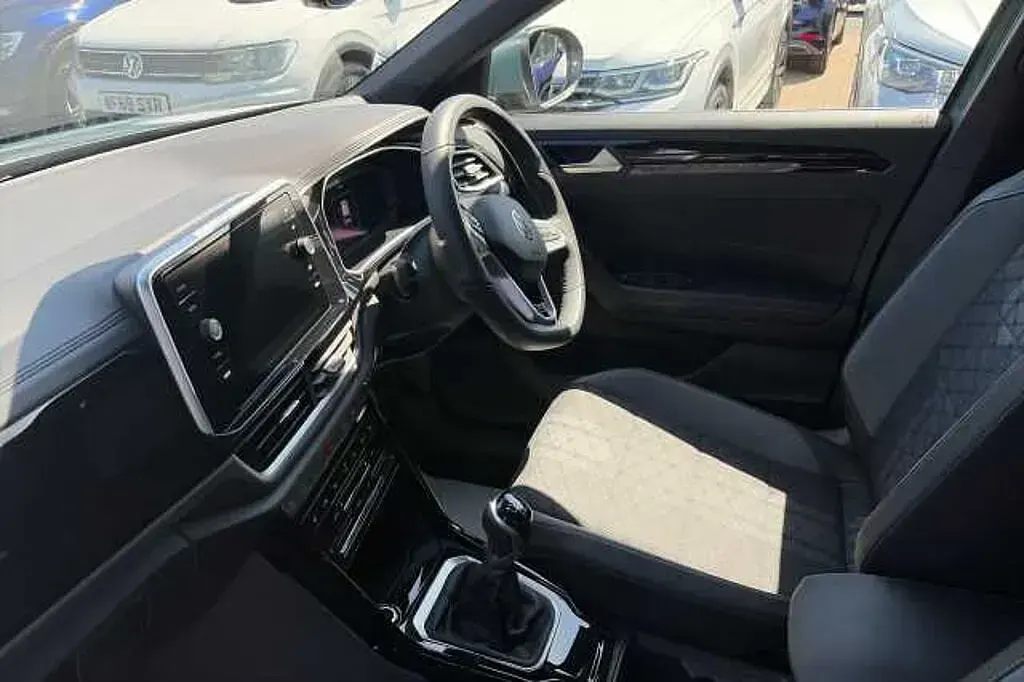 Used VW T-Roc 150 HP (110 kW) 2025 SUV