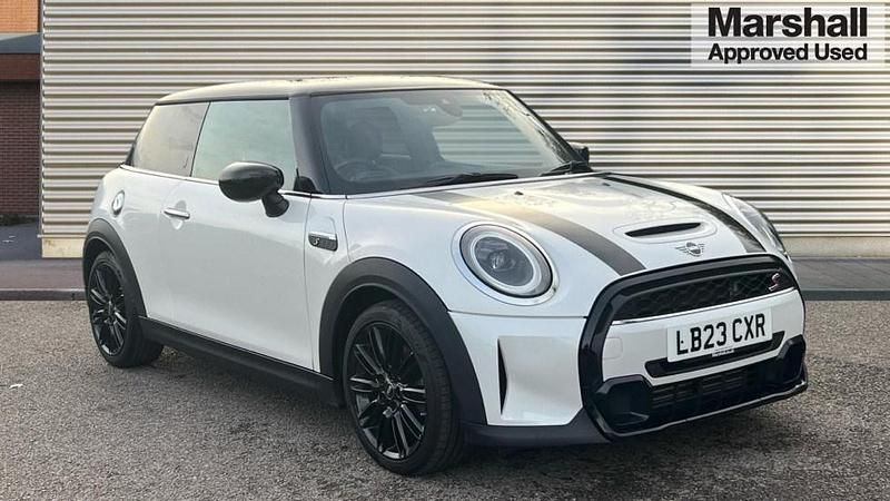 White Used 2023 Mini Cooper Exclusive Hatchback | £21,980 (Fair price) - Image 1/4