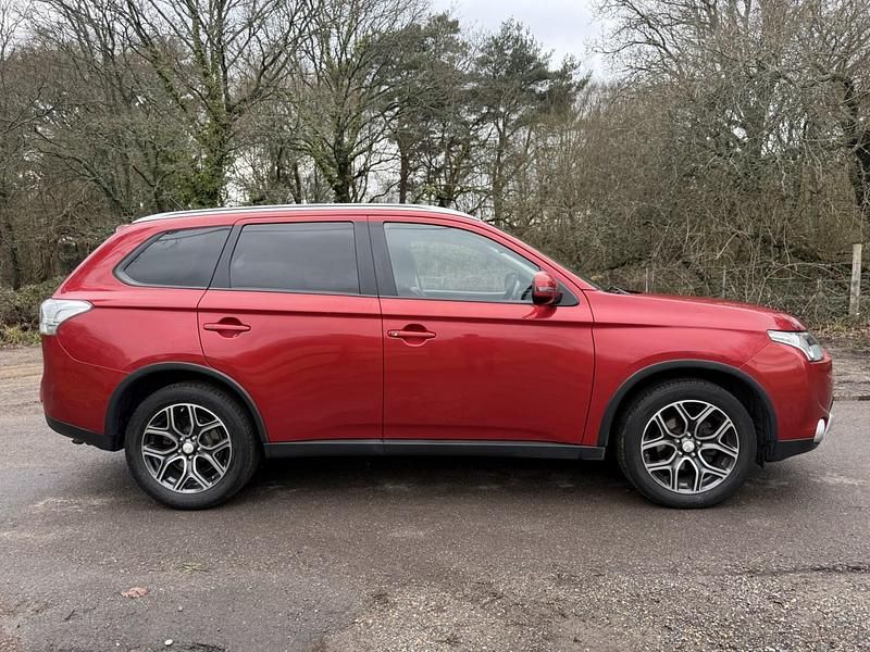 Used Mitsubishi Outlander 2015 Red SUV