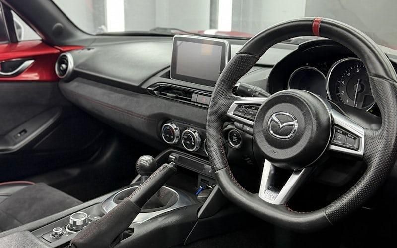 Used Mazda MX5 Edition 160 HP (117 kW) 2017 Red Cabriolet