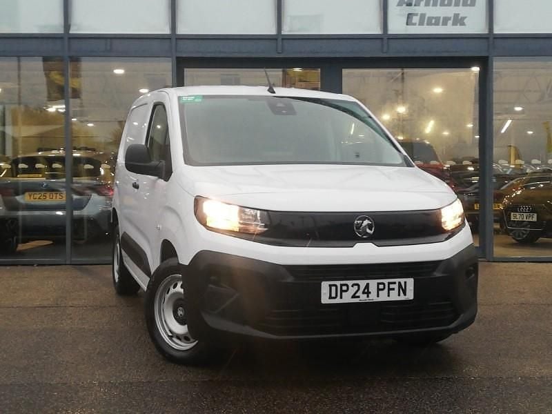 White Used 2024 Vauxhall Combo Van | £15,298 (Fair price) - Image 1/4