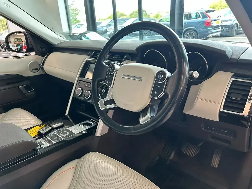 Used Land Rover Discovery 5 HSE 2017 Brown SUV